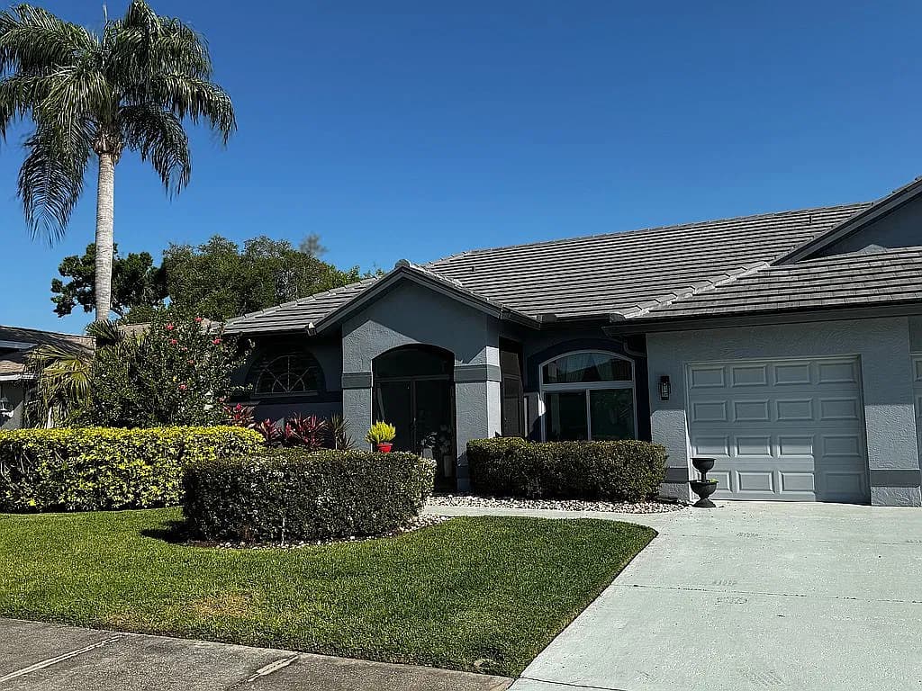 7547 Ridge Rd — exterior photo