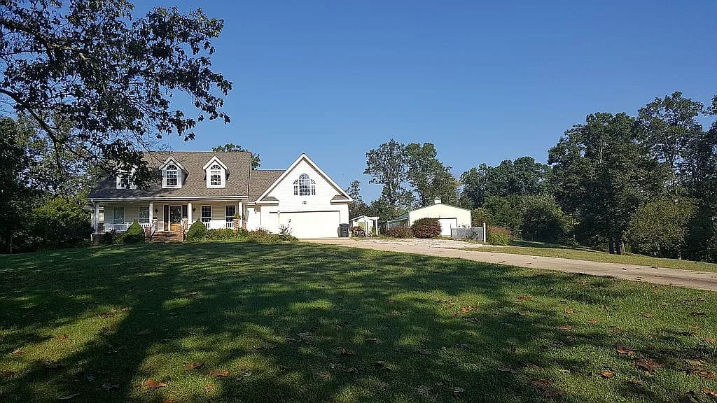 1495 Highway K — exterior photo