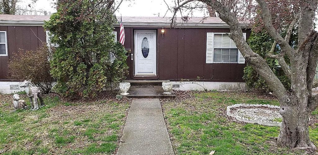 703 S Herman St — exterior photo