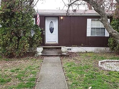 703 S Herman St — exterior photo