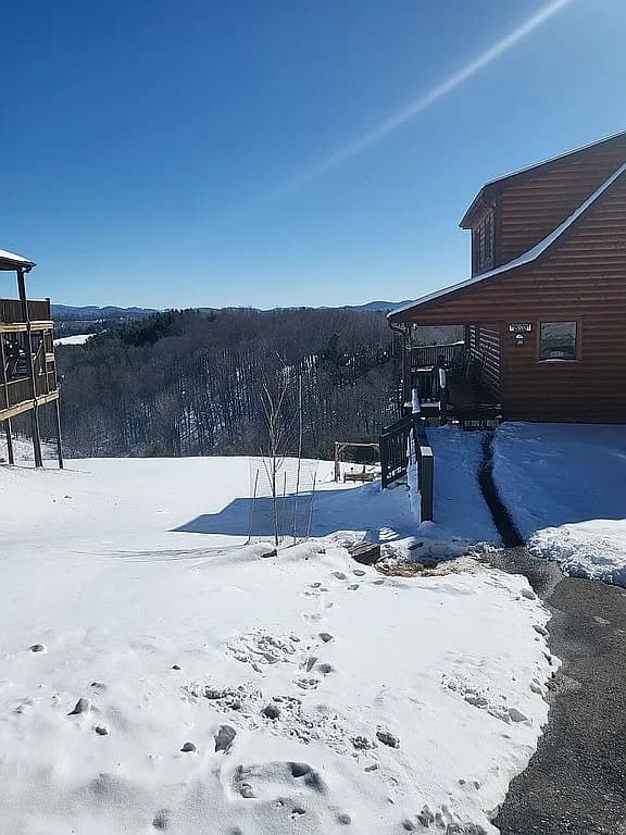 139 Thunder Rd — exterior photo
