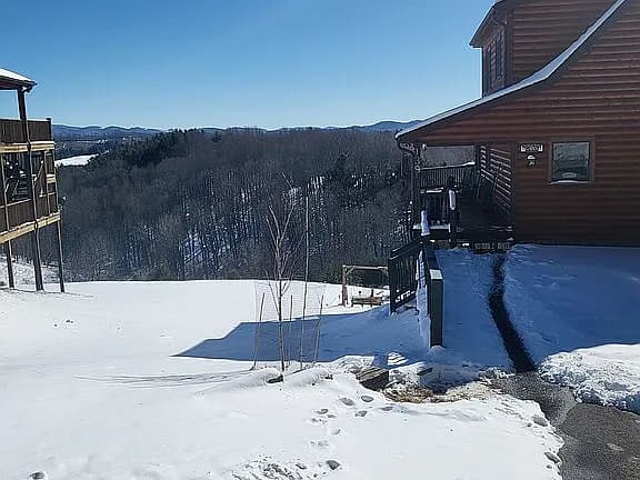 139 Thunder Rd — exterior photo