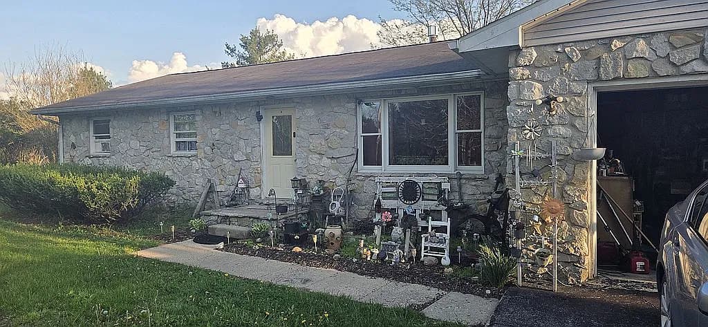 10650 E 100 S — exterior photo
