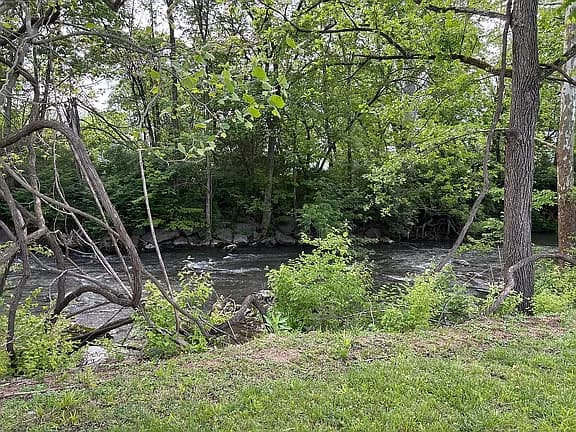 223 Old Thomas Bridge Rd — exterior photo