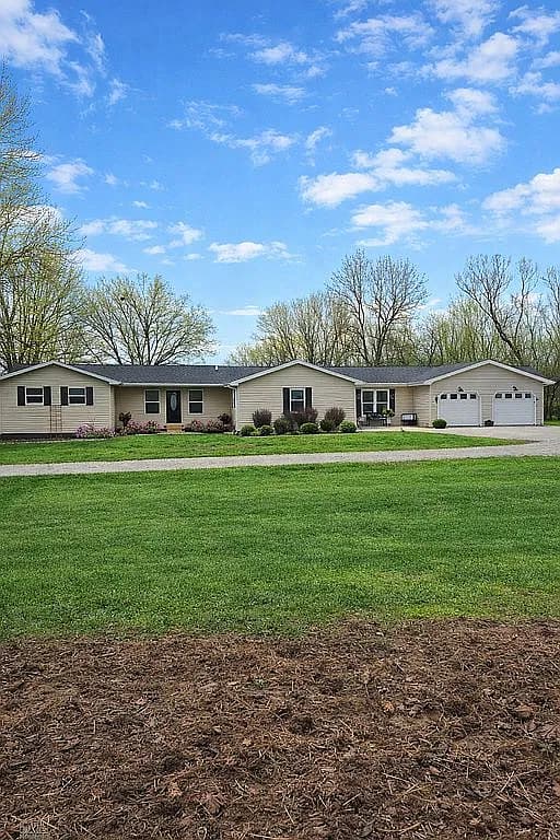 8567 Ashley Ln — exterior photo