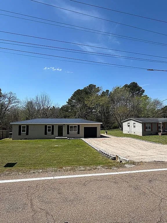 2595 Highway 138 — exterior photo