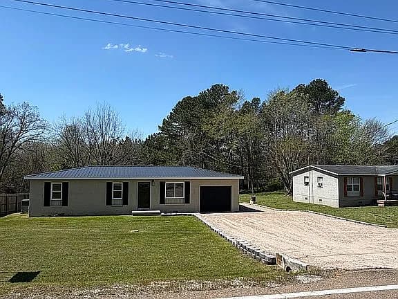 2595 Highway 138 — exterior photo