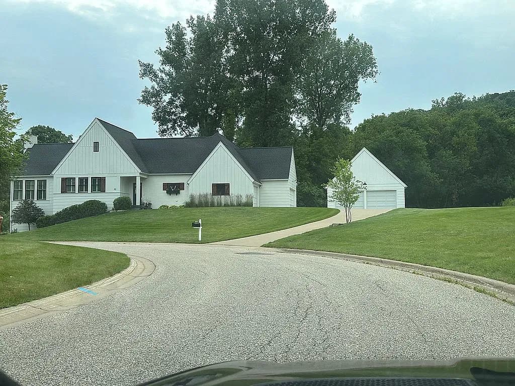 112 Cobblestone Ln — exterior photo