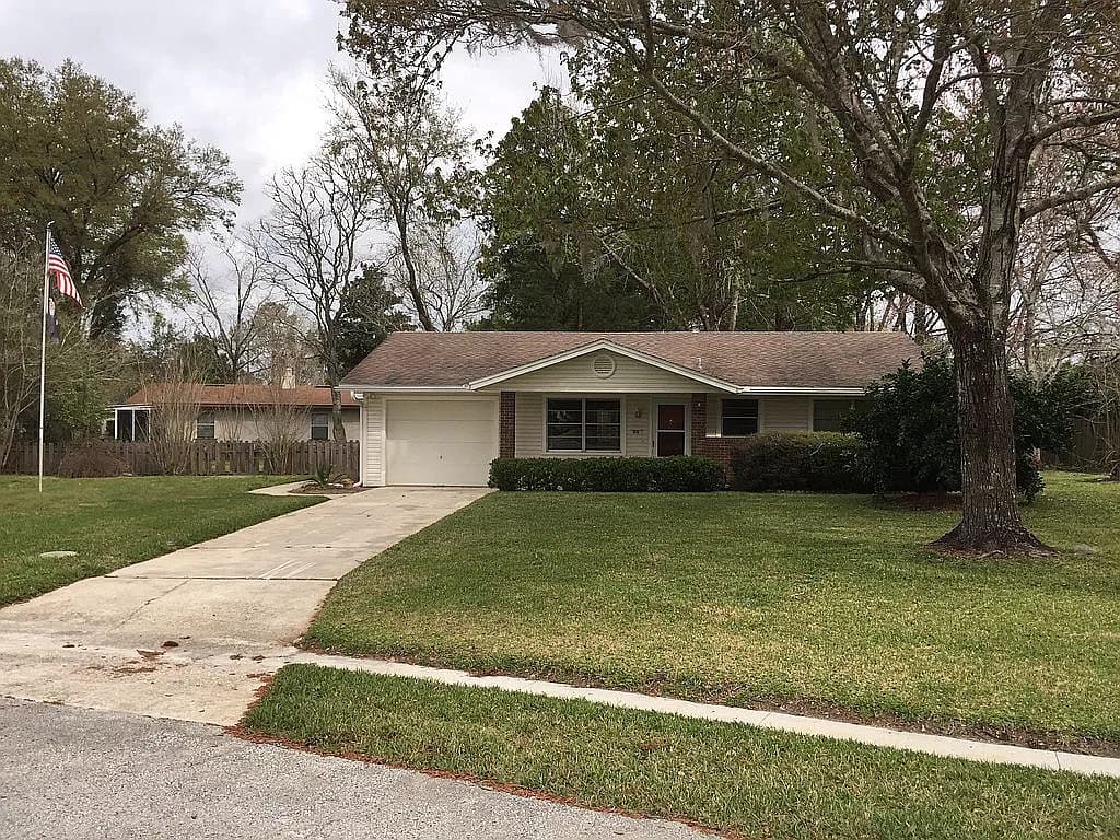 6016 NW 108th Pl — exterior photo