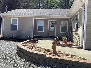 399 Mountain View Rd — exterior photo