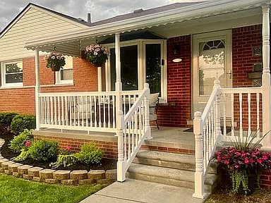 2461 Grange Rd — exterior photo