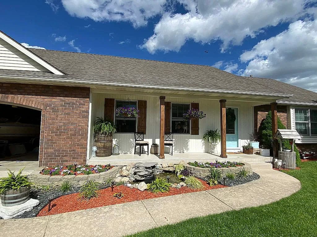 7422 Whistlevale Dr SW — exterior photo