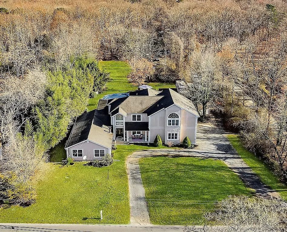1042 Maxim Southard Rd — exterior photo