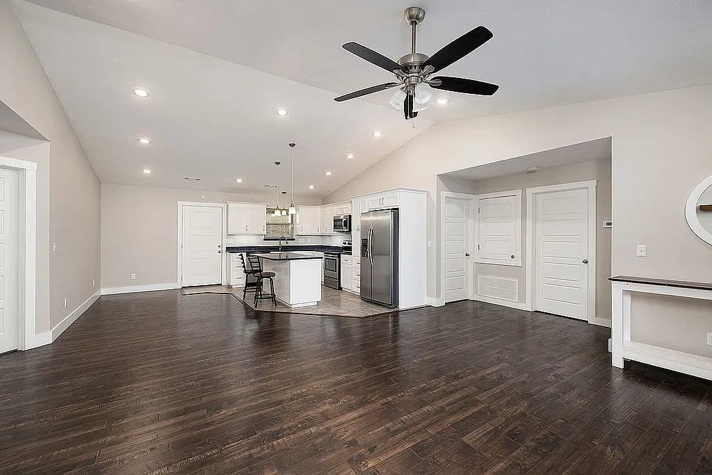 2610 W Colton — exterior photo