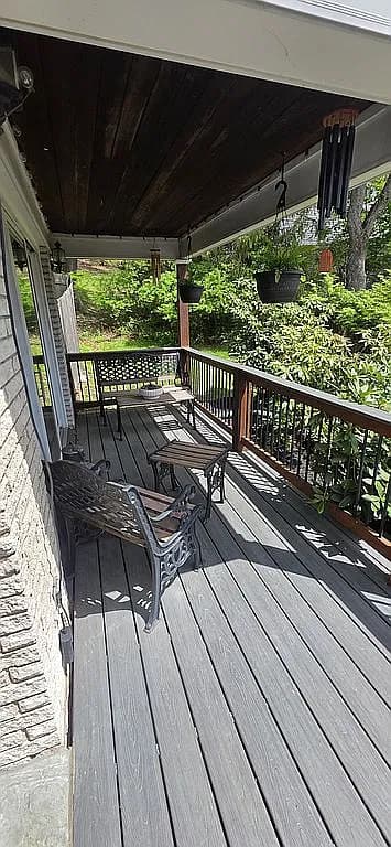 1204 Vallamont Dr NW — exterior photo