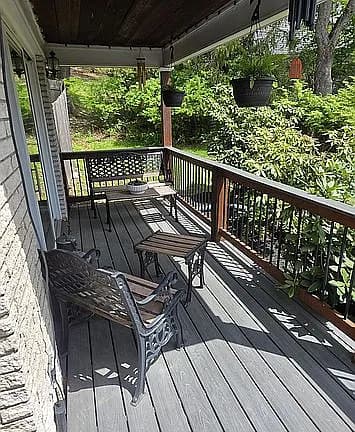 1204 Vallamont Dr NW — exterior photo