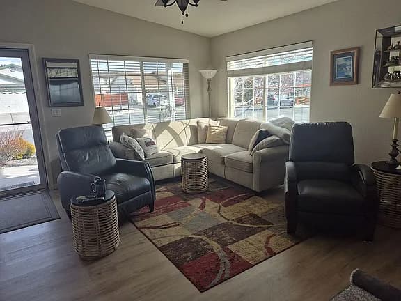 18360 Whitebark Ct — exterior photo