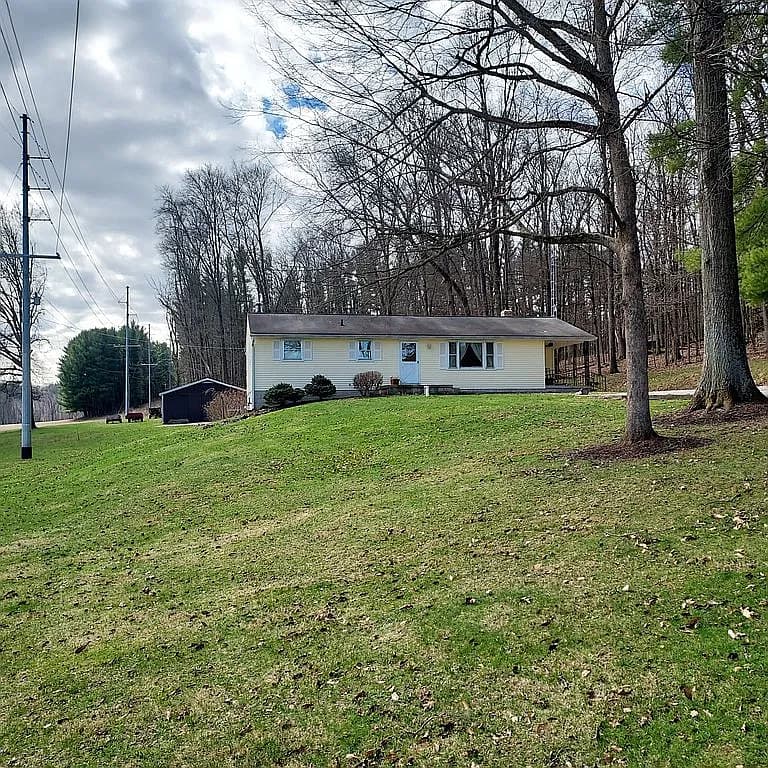 1021 Mock Rd — exterior photo