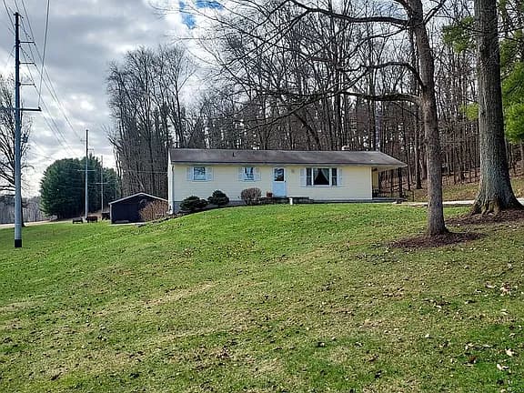 1021 Mock Rd — exterior photo