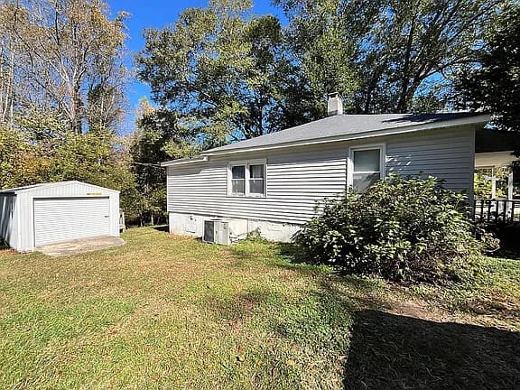 208 Price St — exterior photo