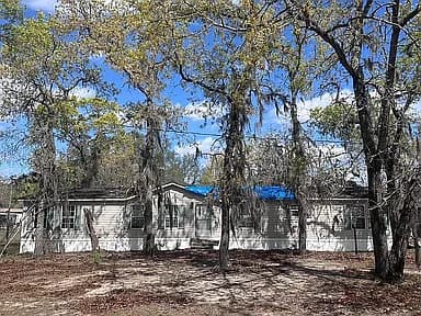 2120 White Oak Ln — exterior photo