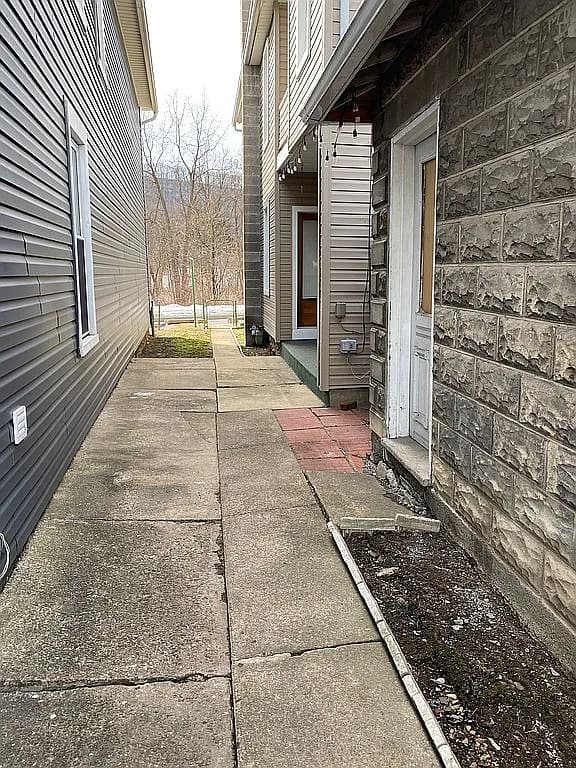 1134 Wolverton St — exterior photo