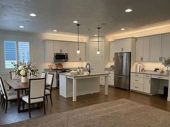 855 S 290 W — exterior photo