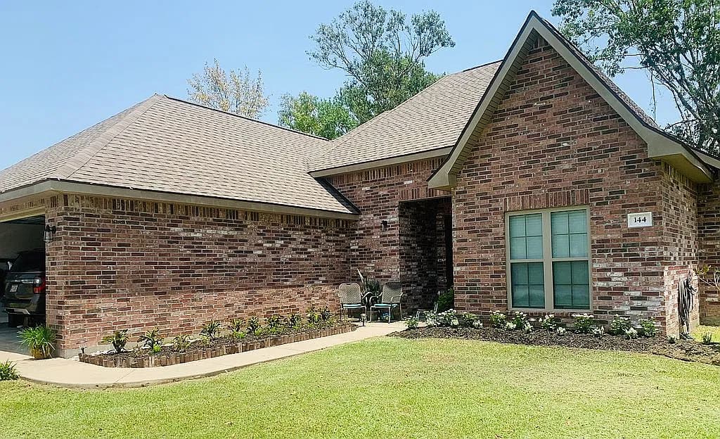 144 Ridgeway Dr — exterior photo