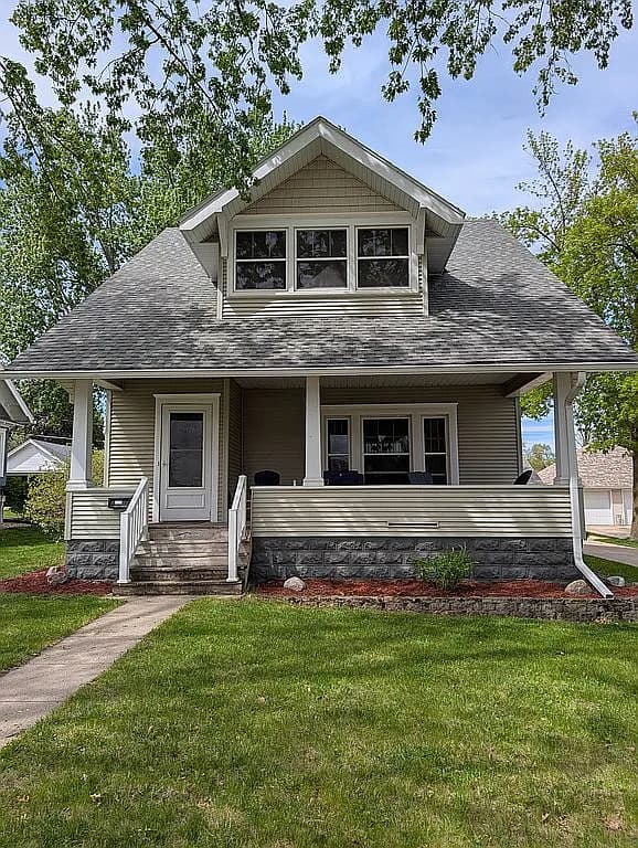 1126 W Cedar St — exterior photo