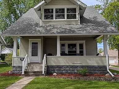 1126 W Cedar St — exterior photo