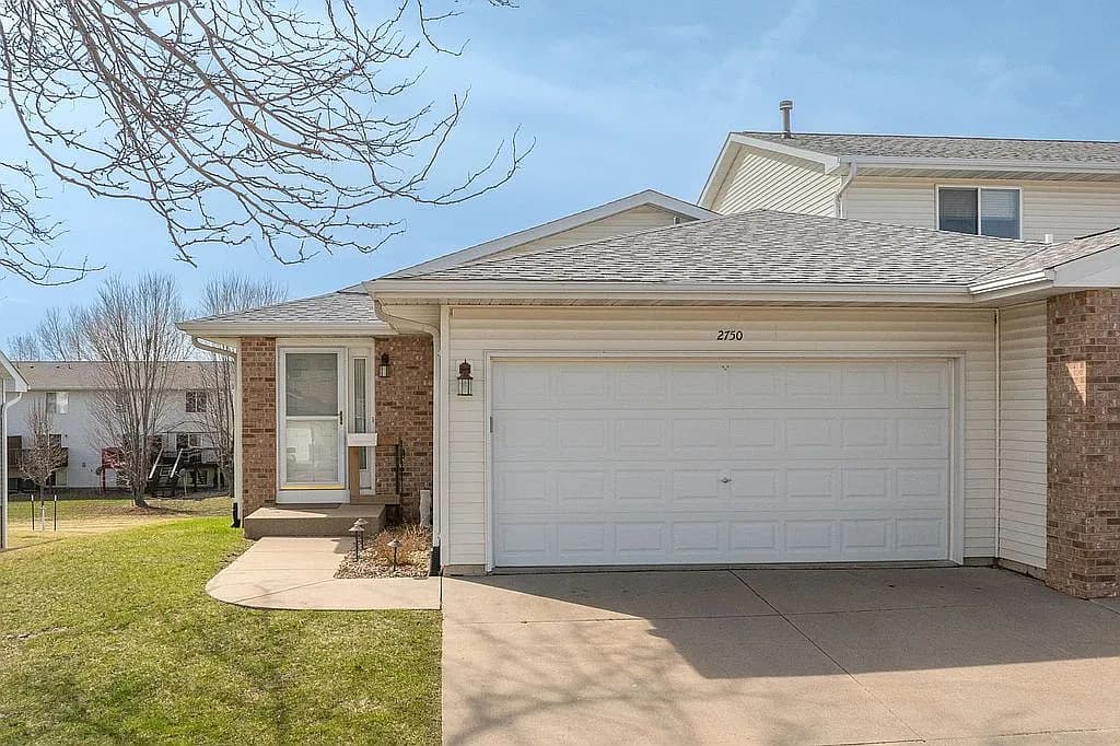 2750 Ridgeview Way — exterior photo
