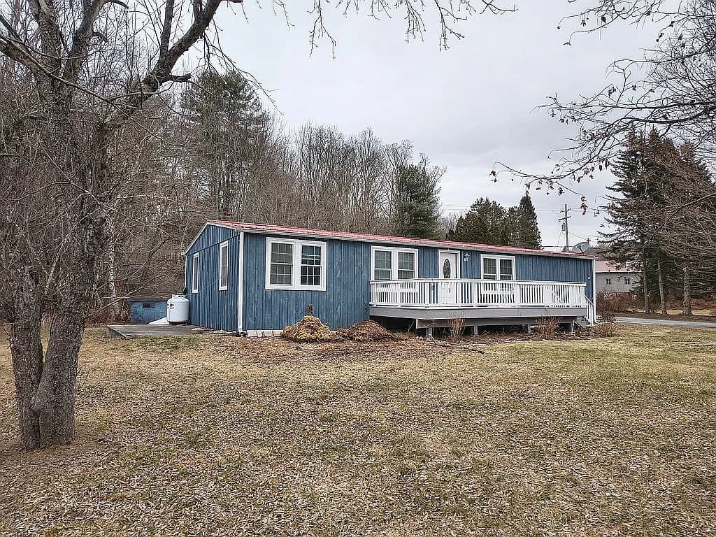 28 Old County Route 82b — exterior photo