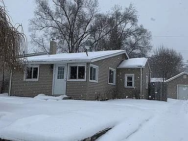 3148 Woodlawn St — exterior photo