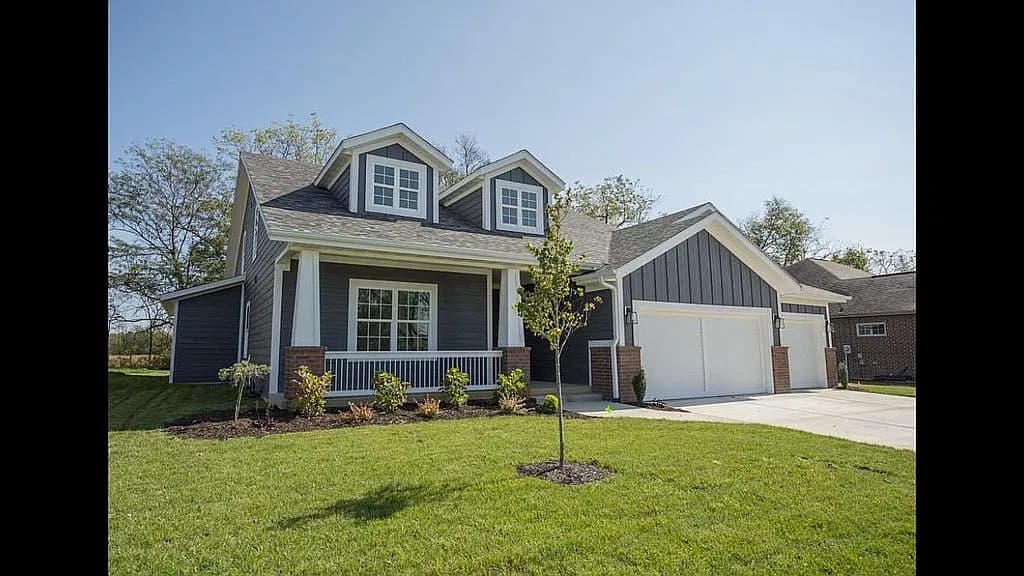 676 Greer Ave — exterior photo