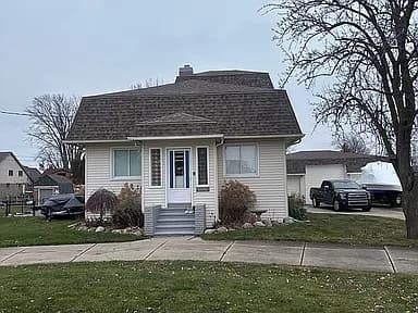 38850 Pardee St — exterior photo