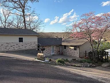 32829 Happy Hollow Rd — exterior photo