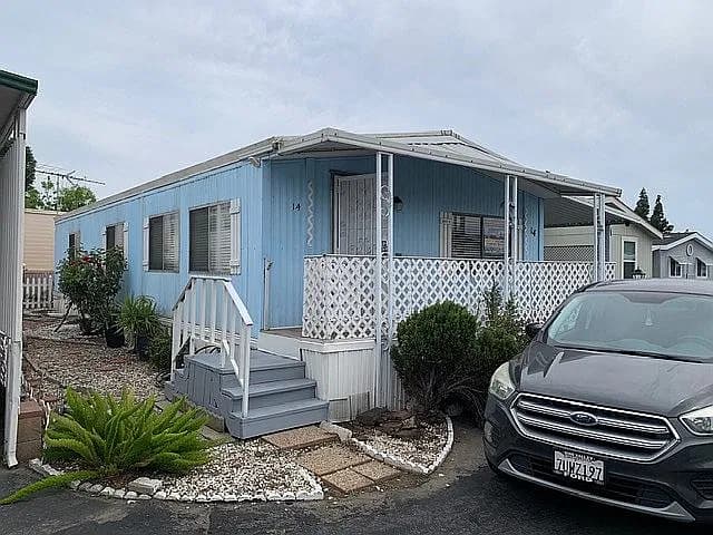 15300 Brand Blvd — exterior photo
