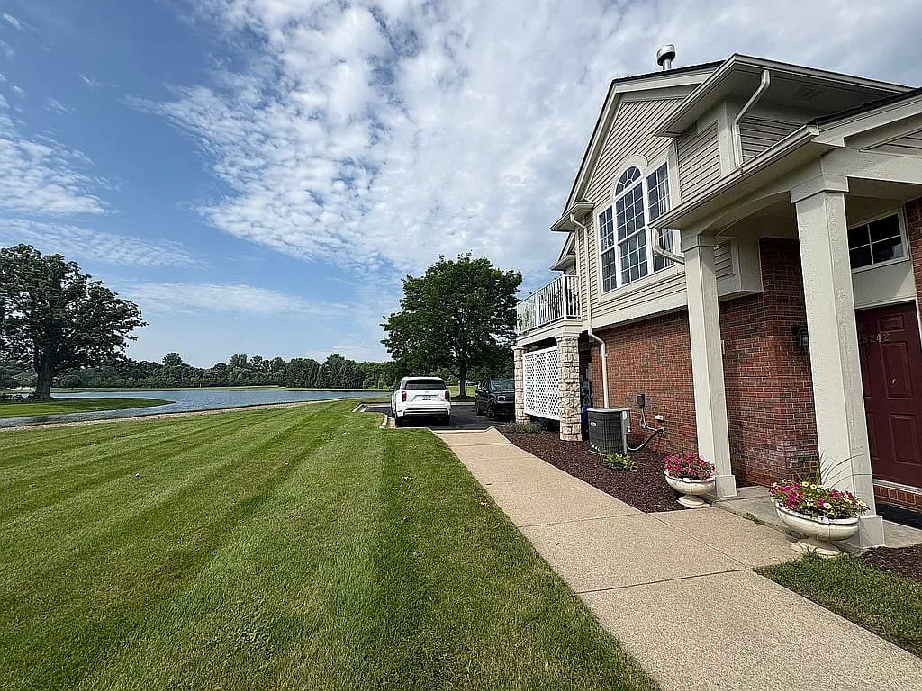 28242 Oakmonte Cir E — exterior photo