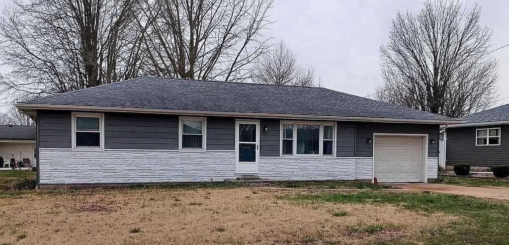 206 Dixie Dr — exterior photo
