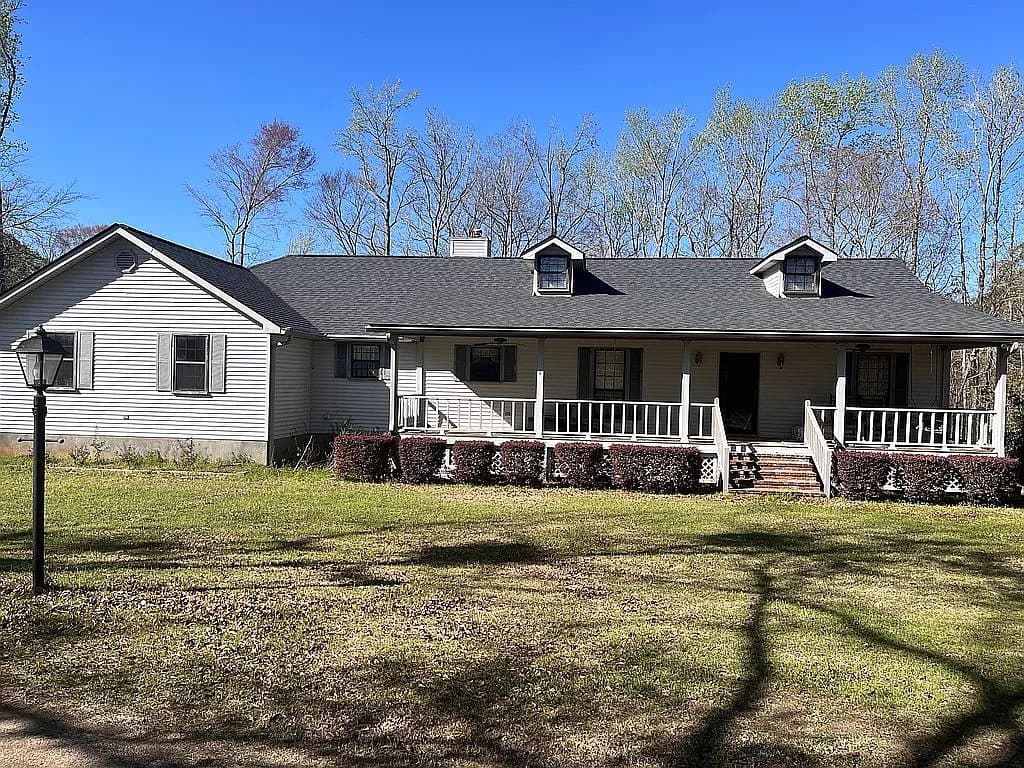 729 Chamblin Rd — exterior photo