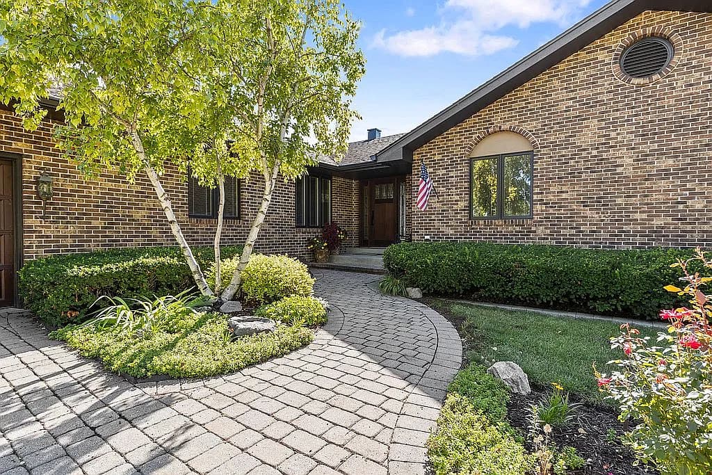 38715 N Red Oak Ter — exterior photo