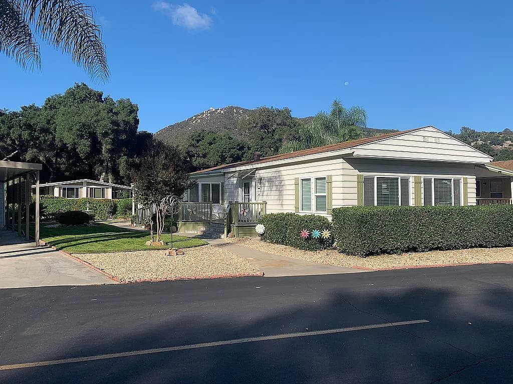 8975 Lawrence Welk Dr Space 52 — exterior photo