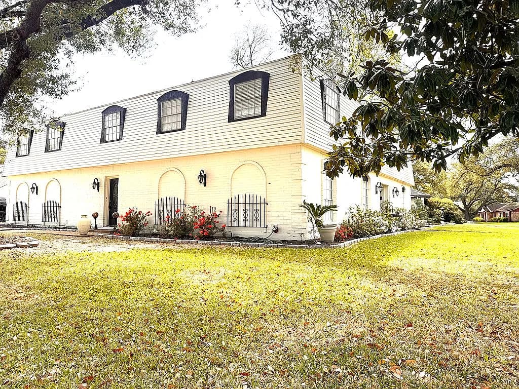 9203 Mauna Loa Ln — exterior photo