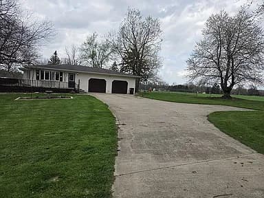 8872 N State Road 9 — exterior photo