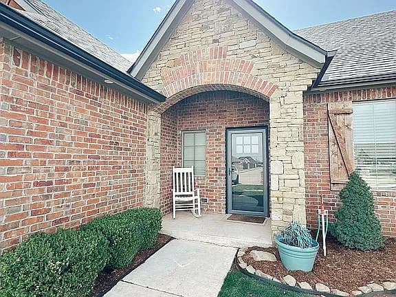 1211 Hanna Ln — exterior photo