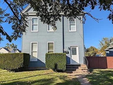 2046 W 2nd St — exterior photo