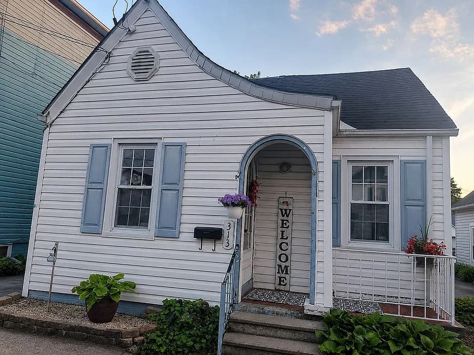 313 Rosemont Ave — exterior photo