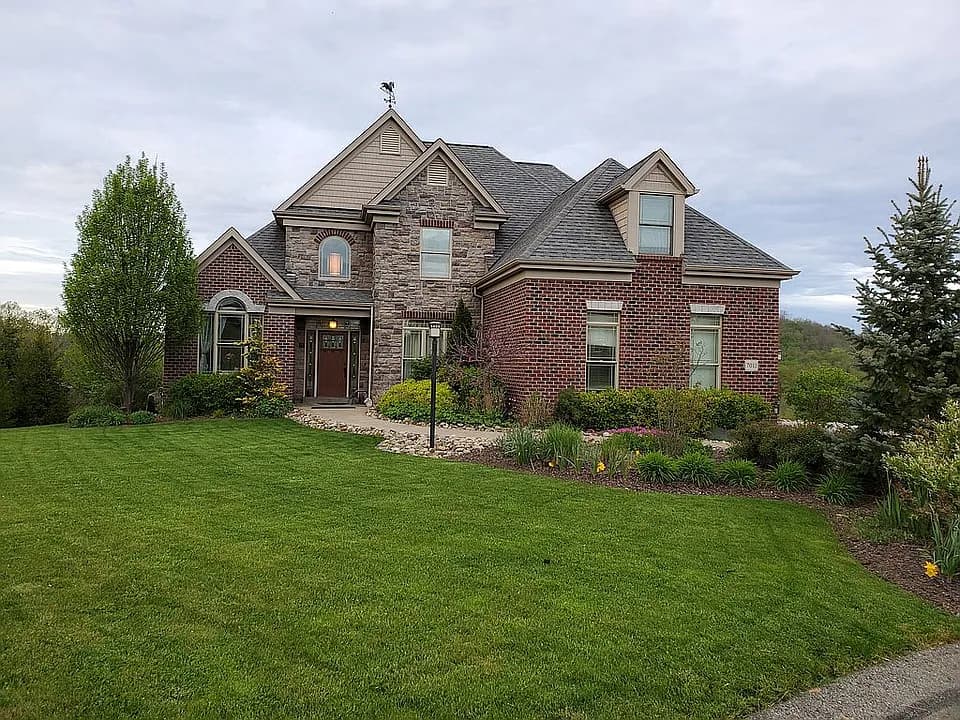 7011 Sunrise Ln — exterior photo