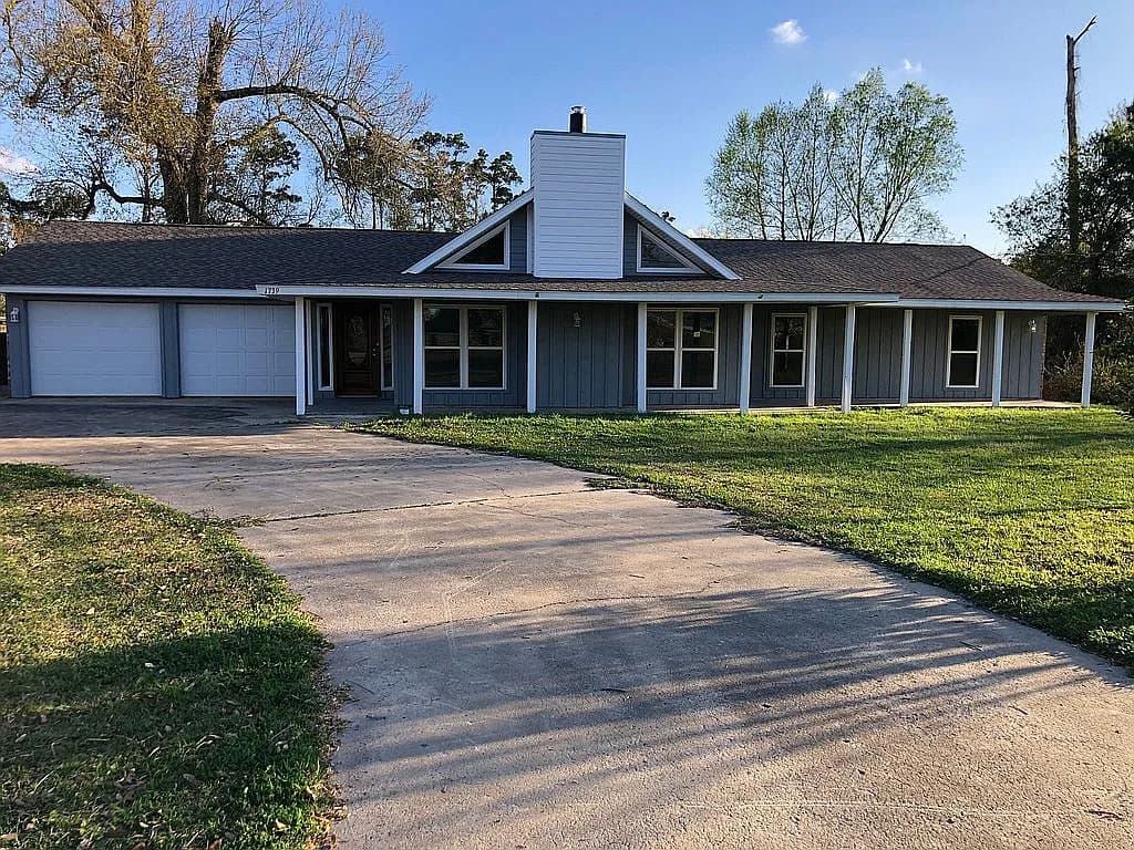 1739 S Borel Dr — exterior photo