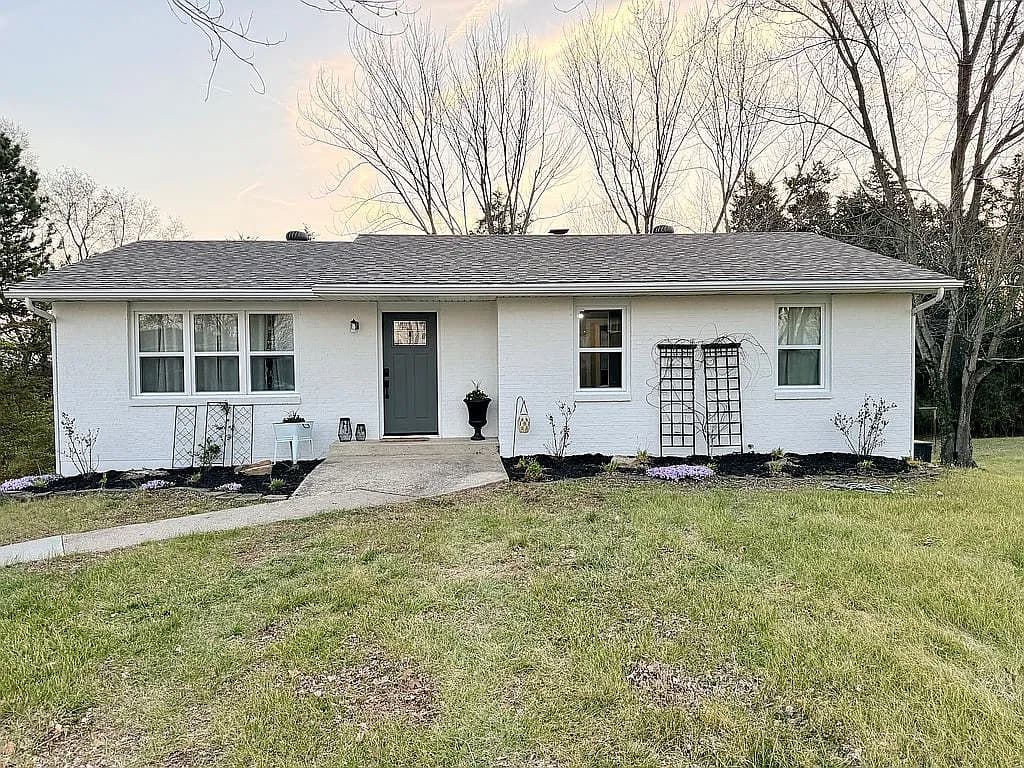 5715 Dove Lake Rd — exterior photo